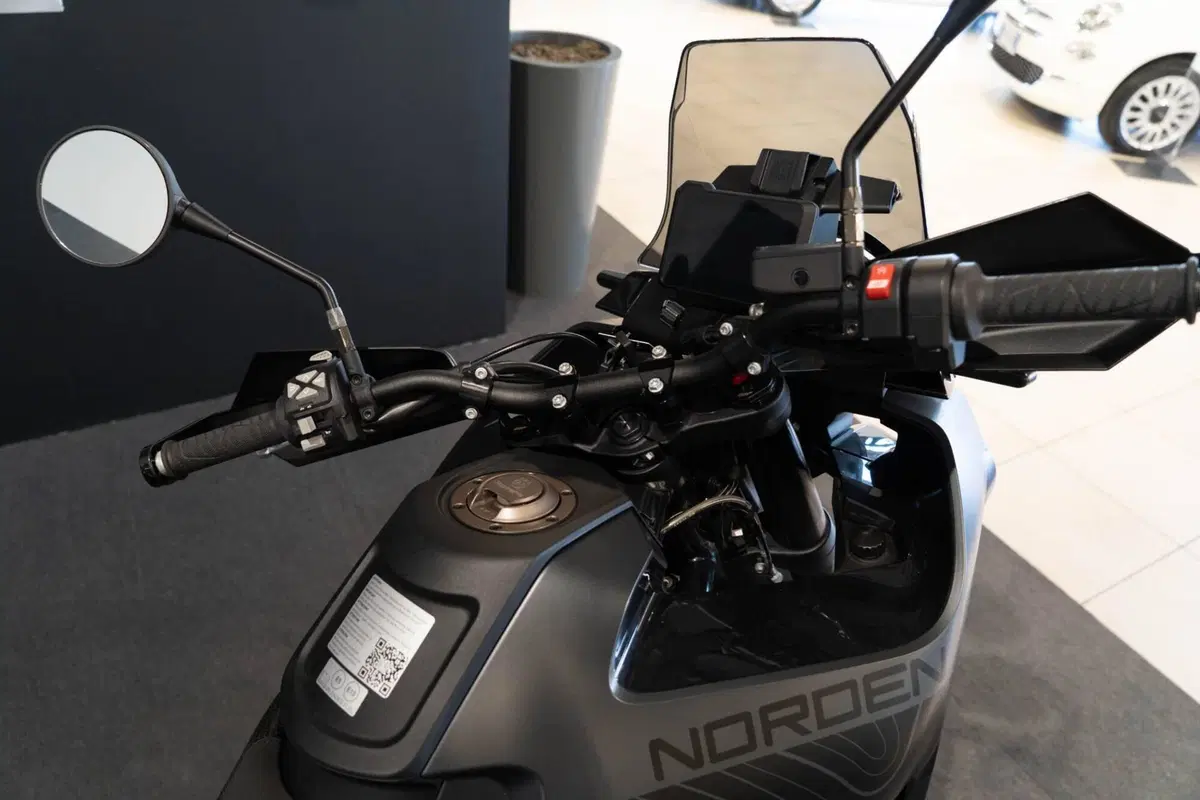 Husqvarna Norden 901 (2022 - 26) (3)