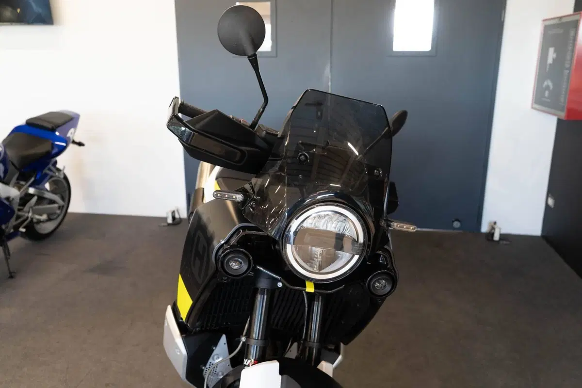 Husqvarna Norden 901 (2022 - 26) (4)