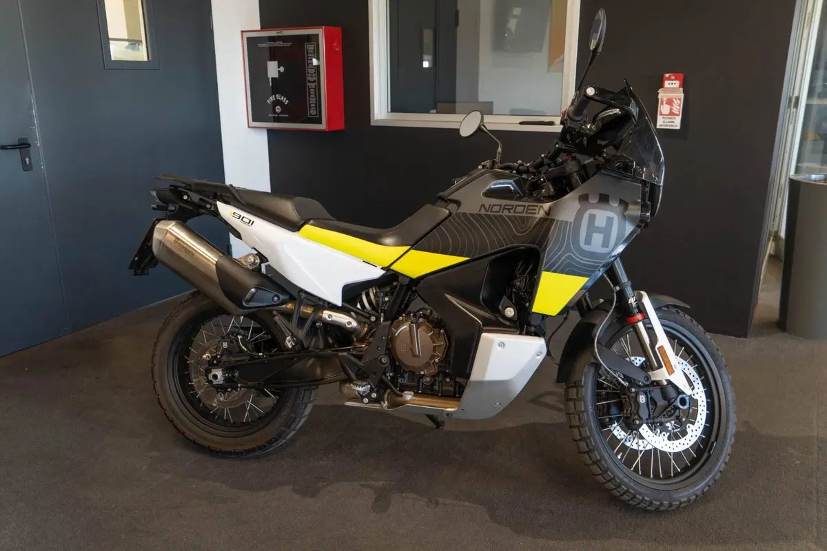Husqvarna Norden 901 (2022 - 26) (2)