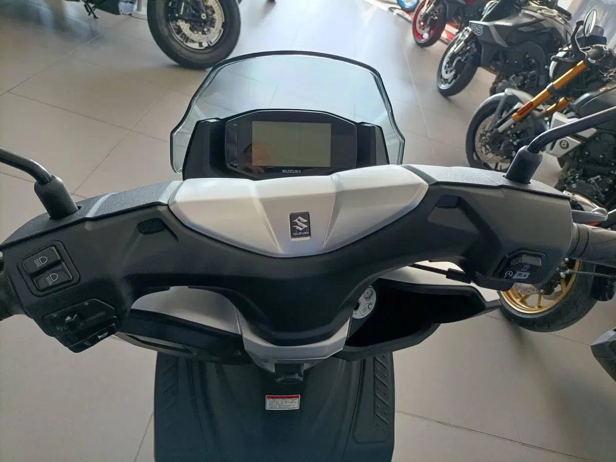 Suzuki Burgman Street 125 Executive (2023 - 26) (3)