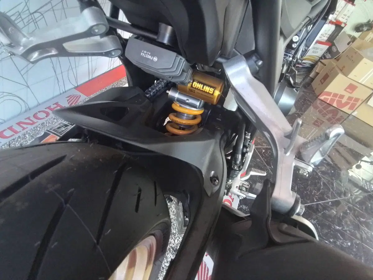 Honda CB 1000 Hornet SP (2025 - 26) (13)