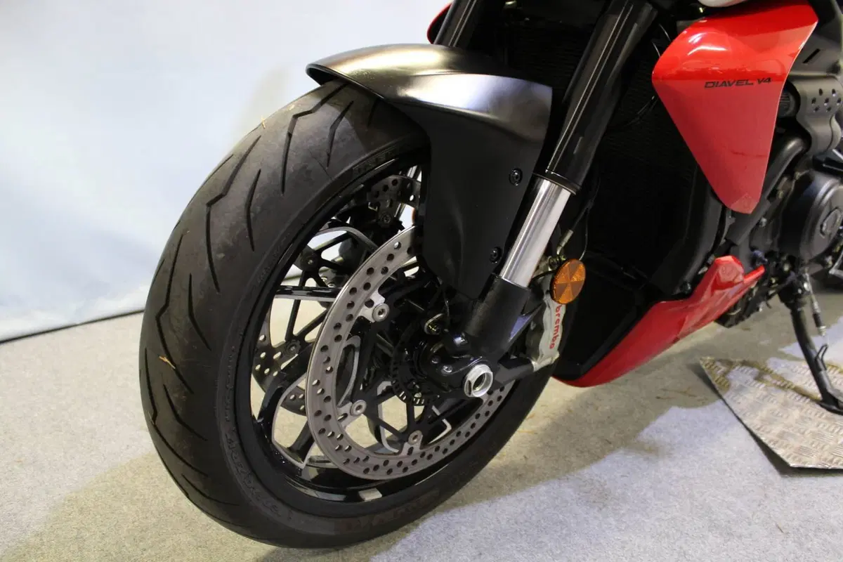 Ducati Diavel V4 (2023 - 26) (14)