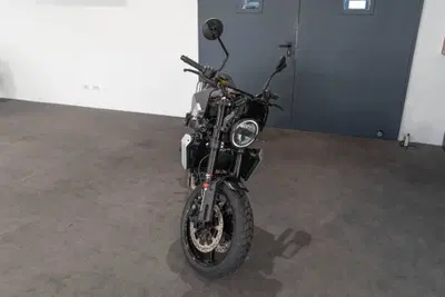 Husqvarna Svartpilen 801 (2024 - 26) usata