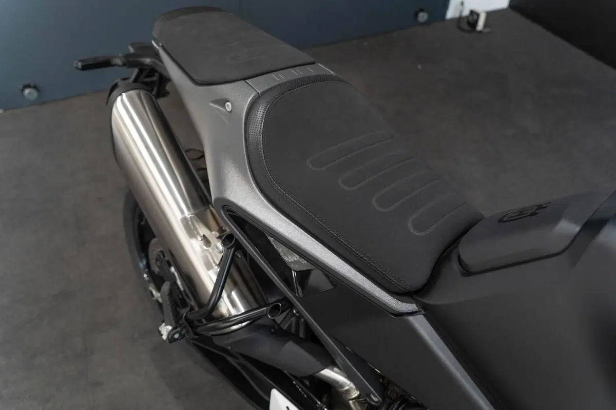 Husqvarna Svartpilen 801 (2024 - 26) (6)