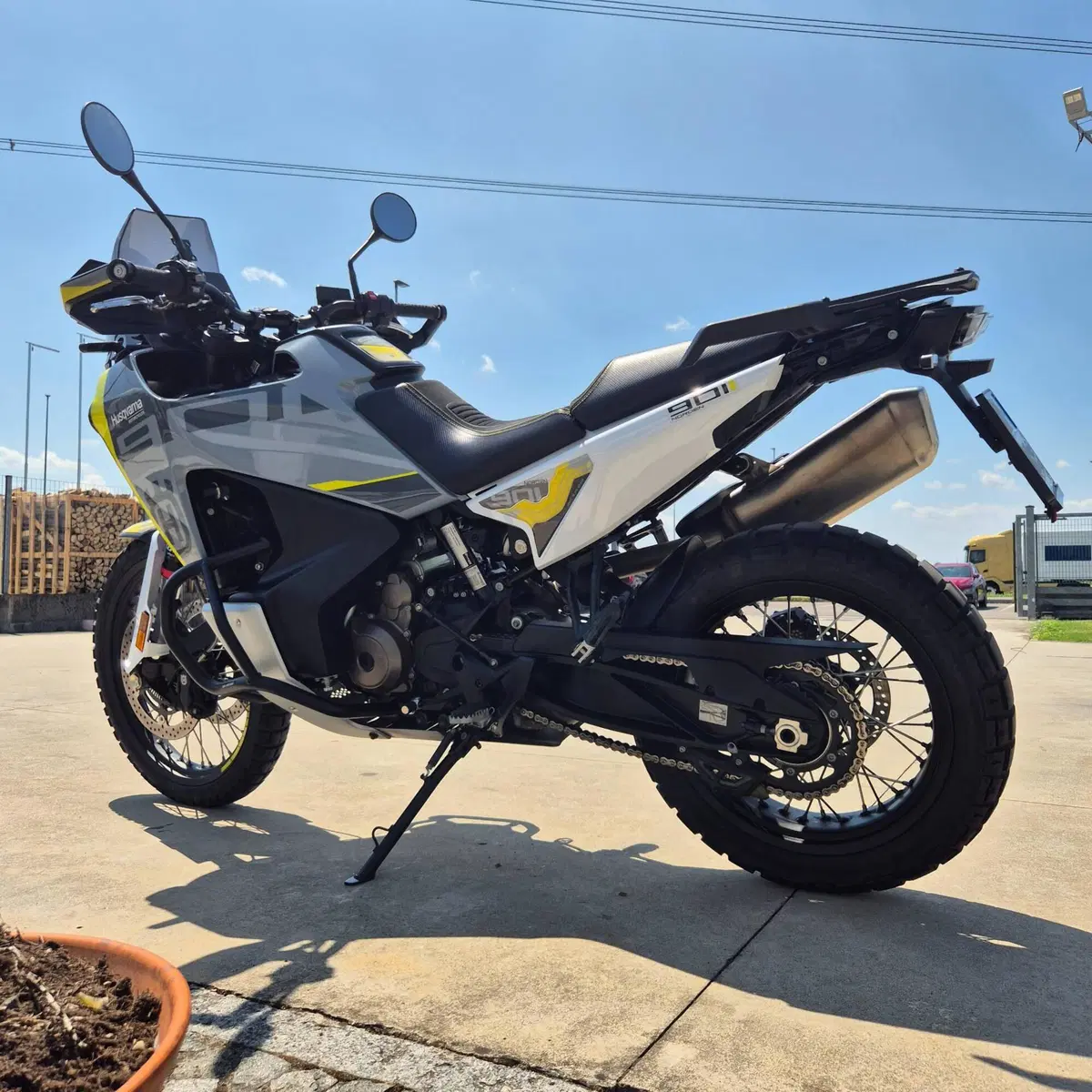 Husqvarna Norden 901 (2022 - 26) (3)