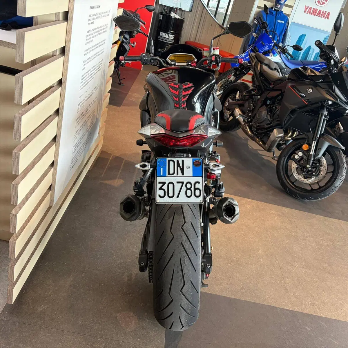 Kawasaki Z 1000 (2010 - 13) (2)