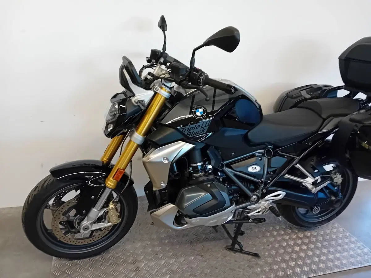 Bmw R 1250 R (2021 - 25) (4)
