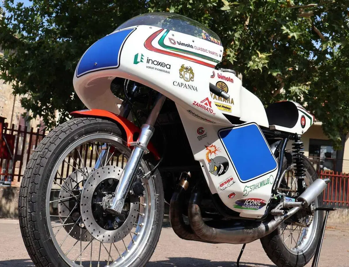 Una Bimota/Yamaha in gara al Classic TT con Stefano Bonetti. Spoiler: è a due tempi! (2)