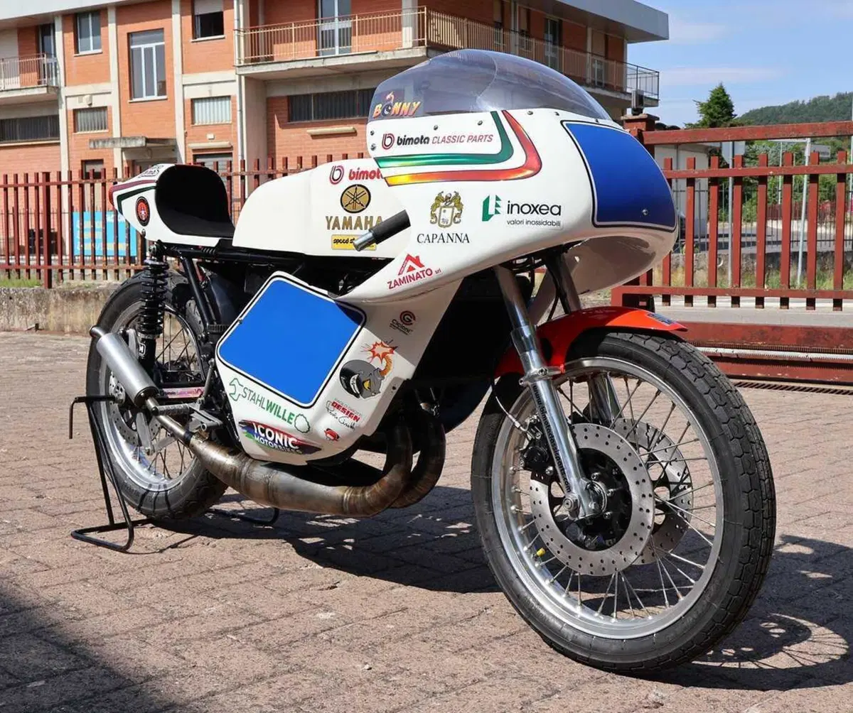 Una Bimota/Yamaha in gara al Classic TT con Stefano Bonetti. Spoiler: è a due tempi! (3)