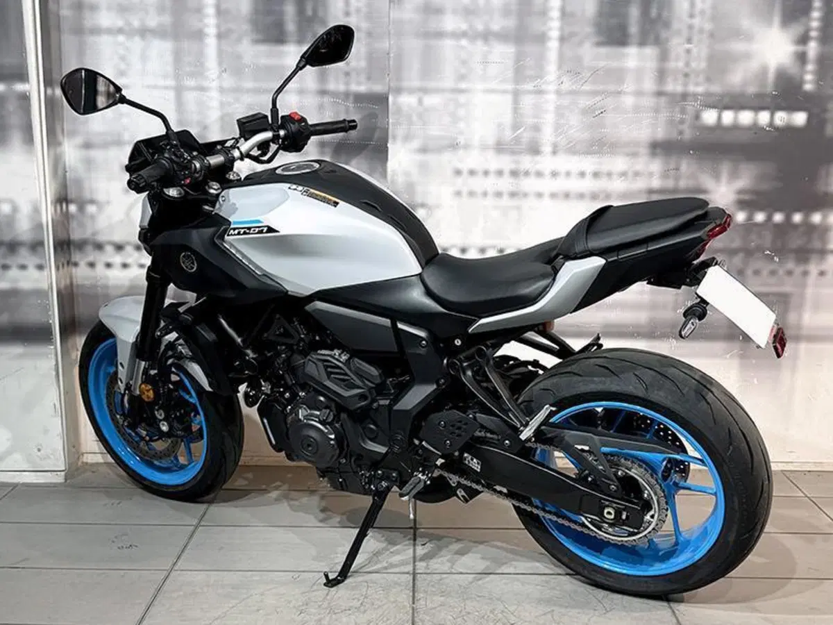 Yamaha MT-07 Y-AMT (2025 - 26) (2)