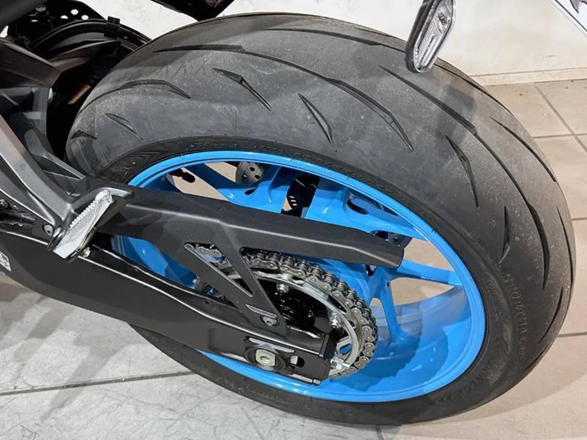 Yamaha MT-07 Y-AMT (2025 - 26) (3)
