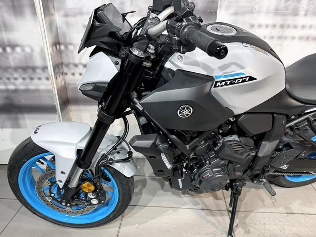 Yamaha MT-07 Y-AMT (2025 - 26) (4)