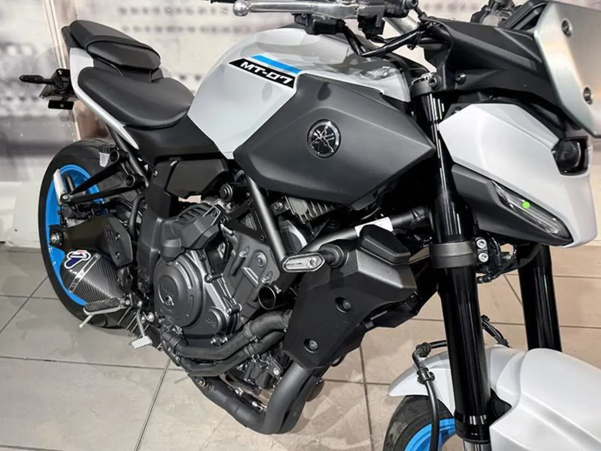 Yamaha MT-07 Y-AMT (2025 - 26) (6)