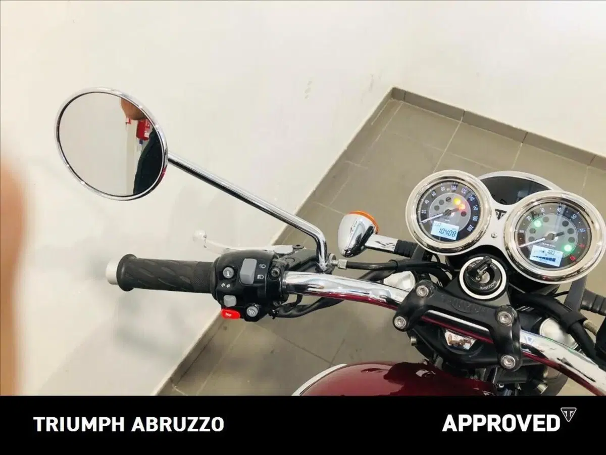Triumph Bonneville T120 (2021 - 25) (9)