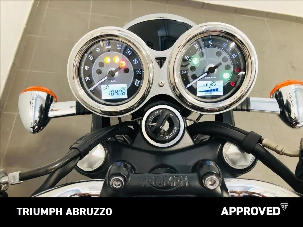 Triumph Bonneville T120 (2021 - 25) (10)