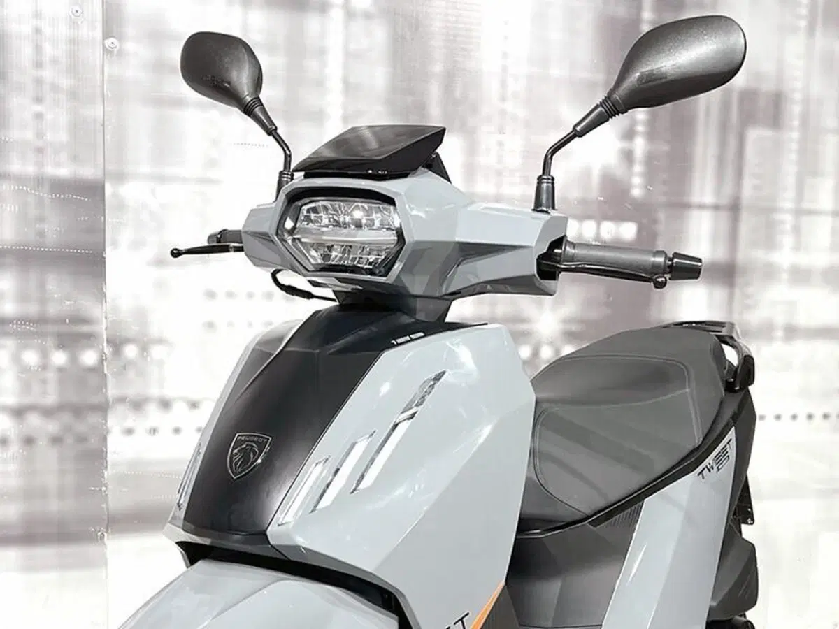 Peugeot Tweet 125 FL GT ABS (2024) (5)