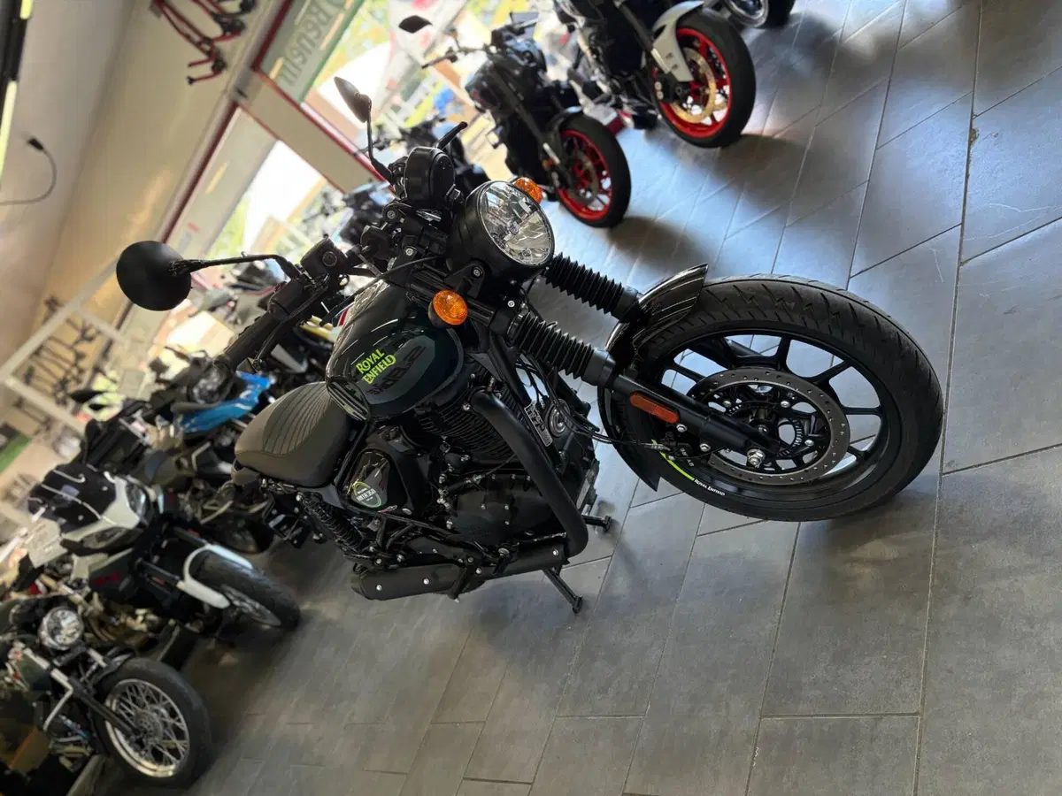 Royal Enfield HNTR 350 (2022 - 26) (6)