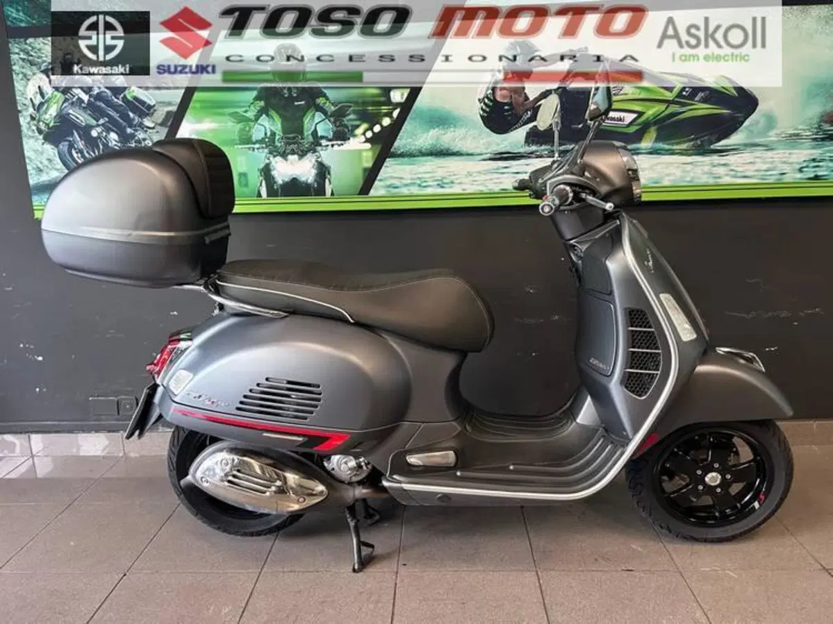 Vespa GTS 300 Hpe (2019) (2)
