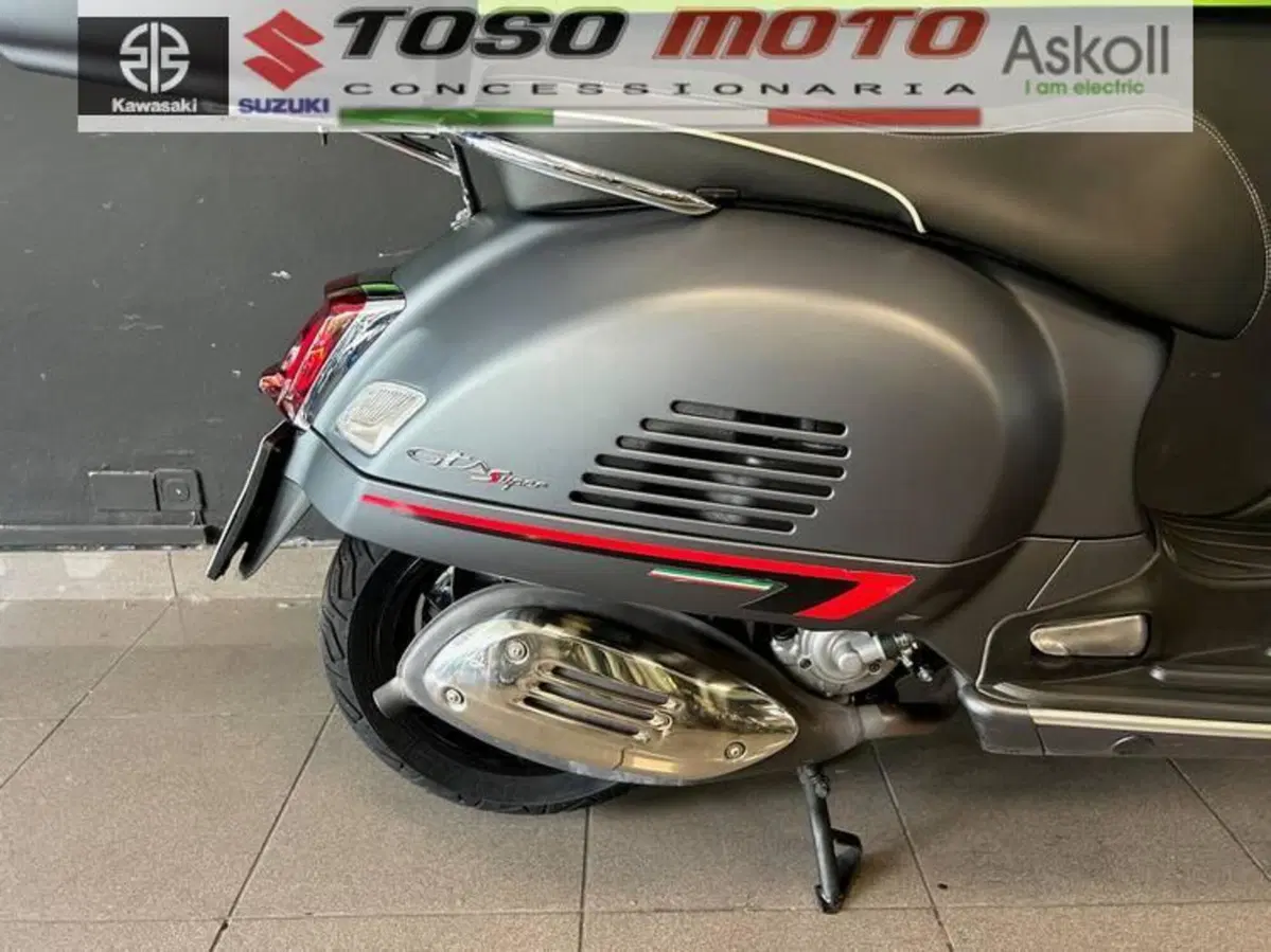 Vespa GTS 300 Hpe (2019) (3)