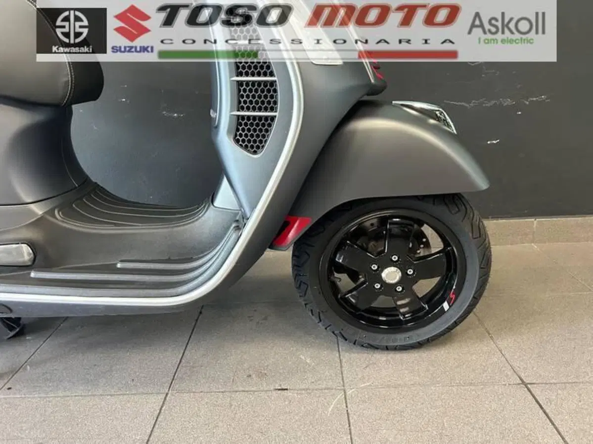 Vespa GTS 300 Hpe (2019) (5)