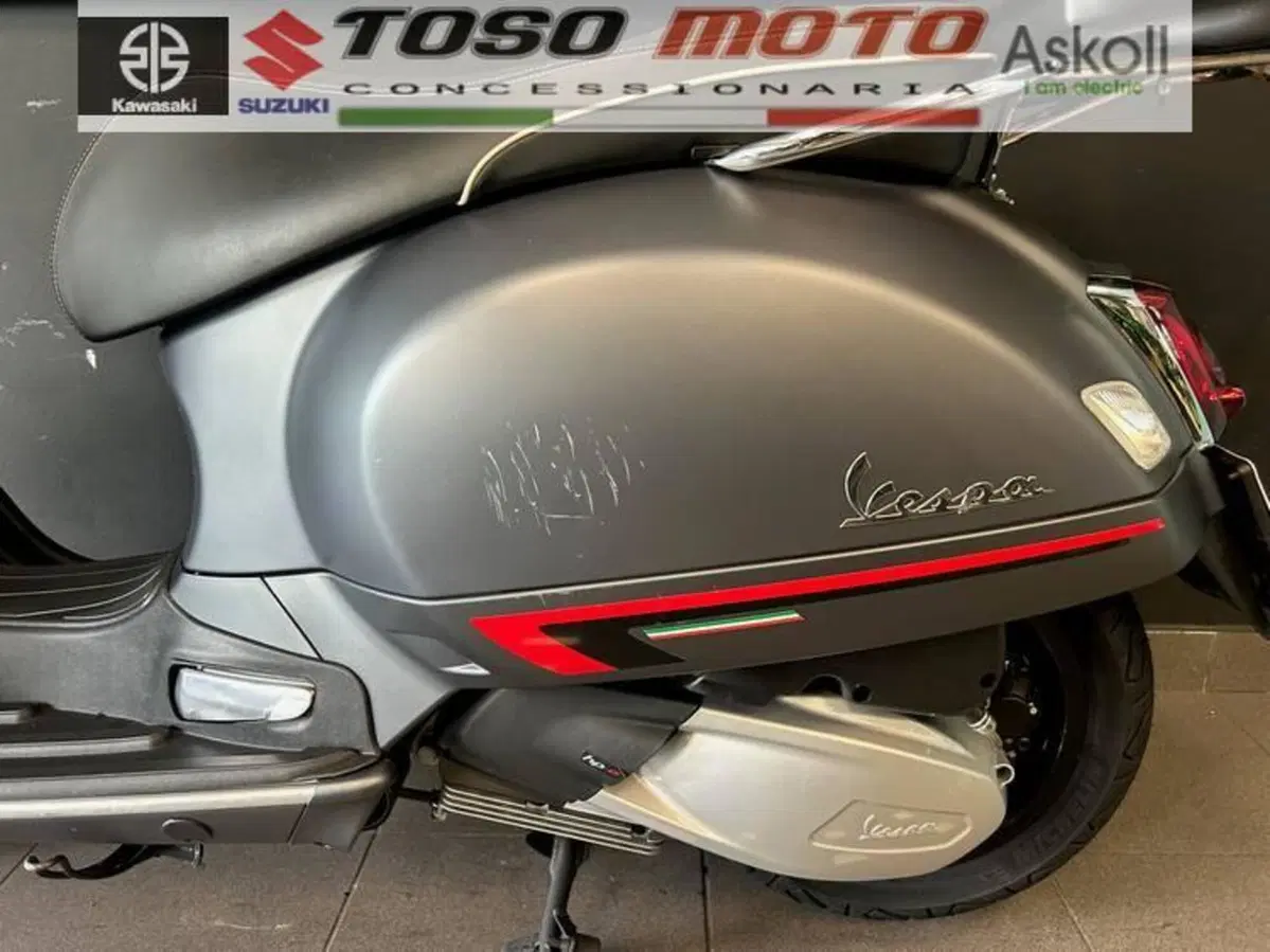 Vespa GTS 300 Hpe (2019) (10)