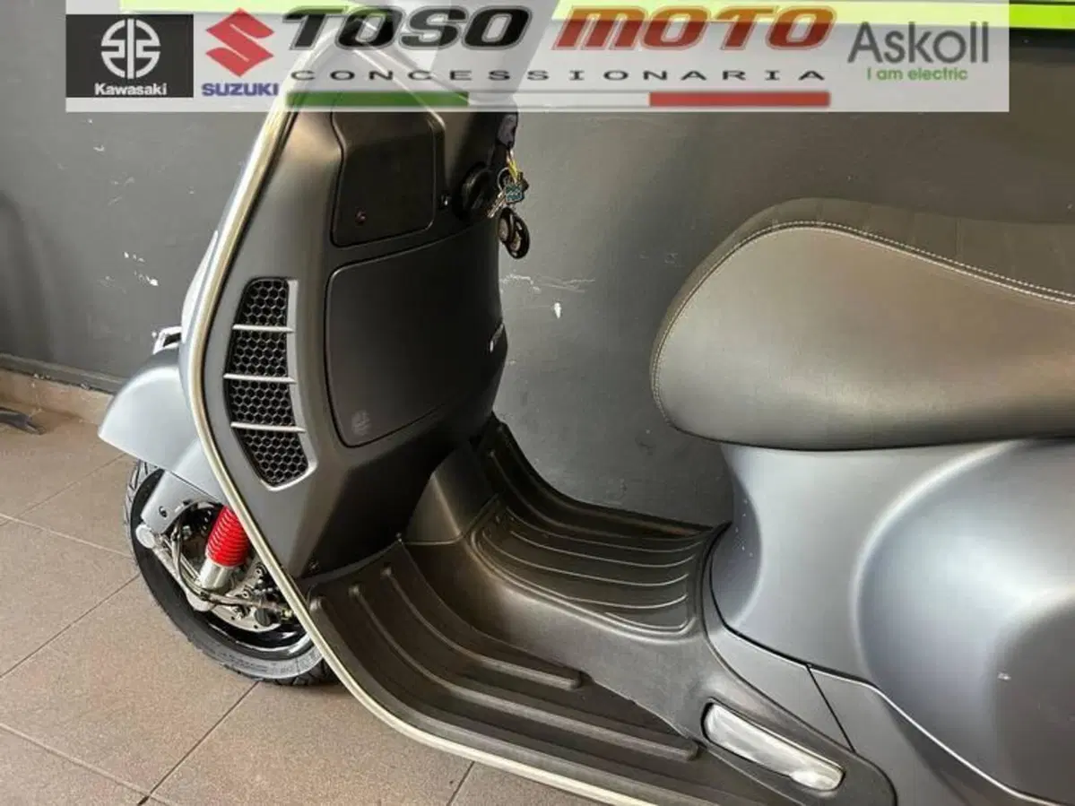 Vespa GTS 300 Hpe (2019) (12)