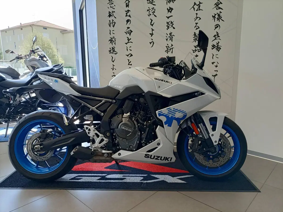 Suzuki GSX-8R (2024 - 26)