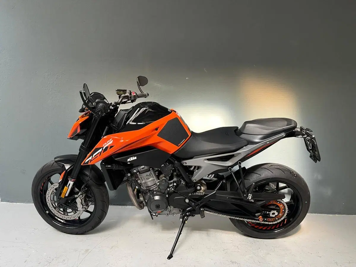 KTM 790 Duke L (2023 - 24) (2)