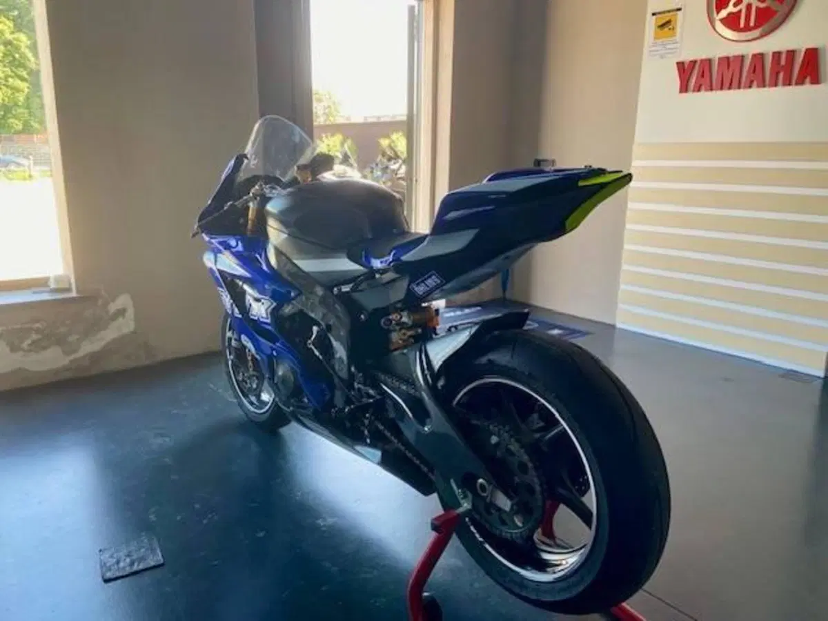Yamaha YZF R6 (2008 - 09) (2)