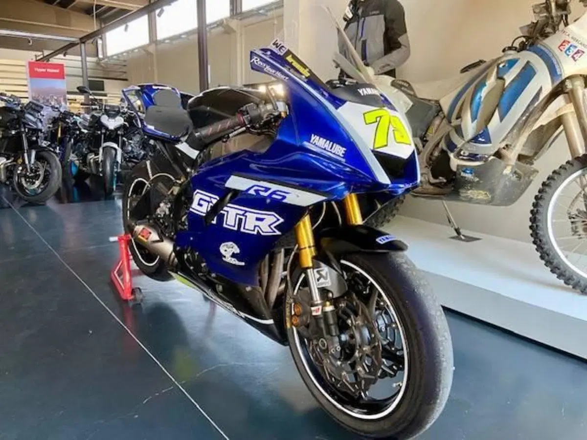 Yamaha YZF R6 (2008 - 09) (3)