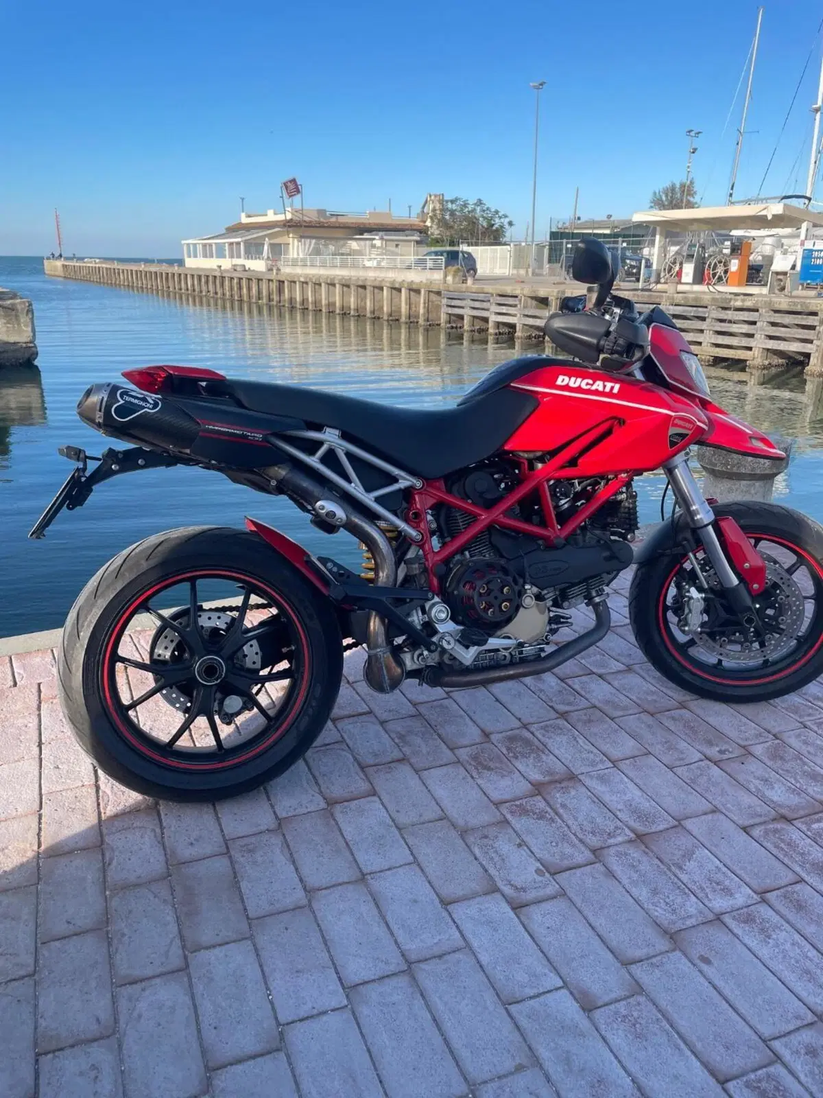 Ducati Hypermotard 1100 (2007 - 09) (4)
