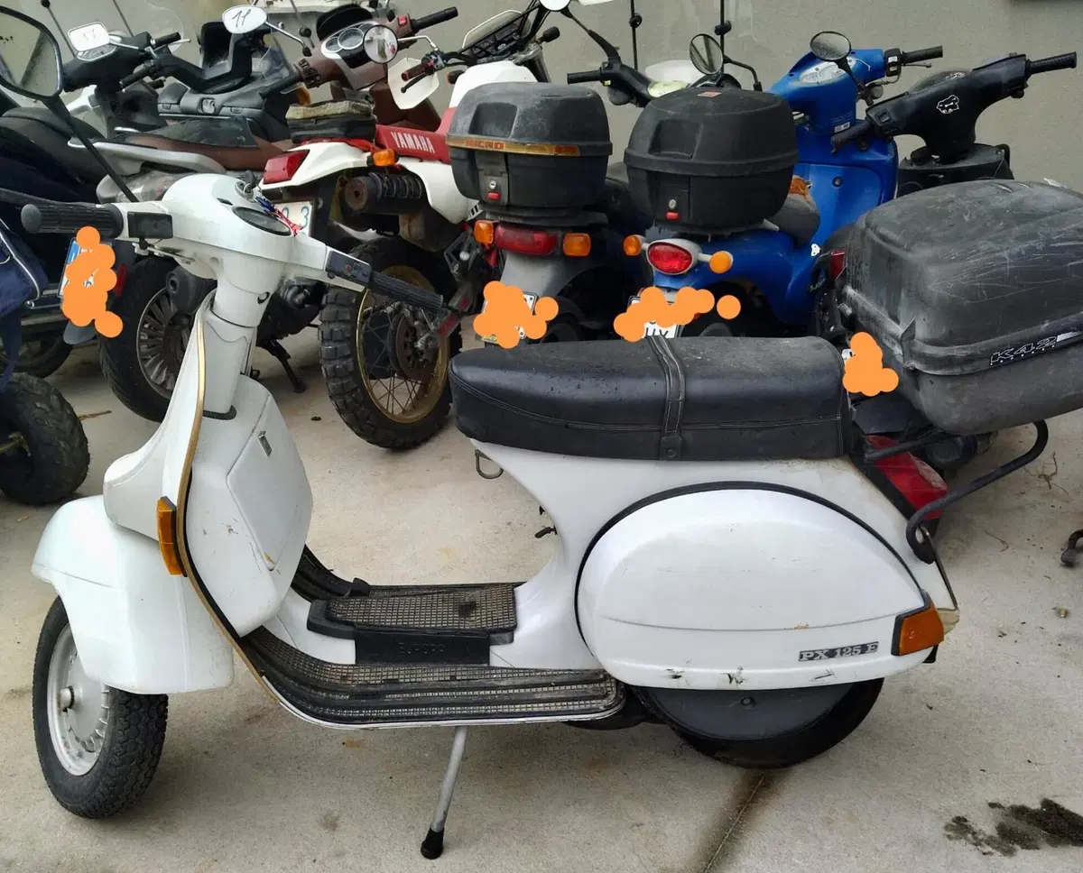 Piaggio Vespa PX  (2)