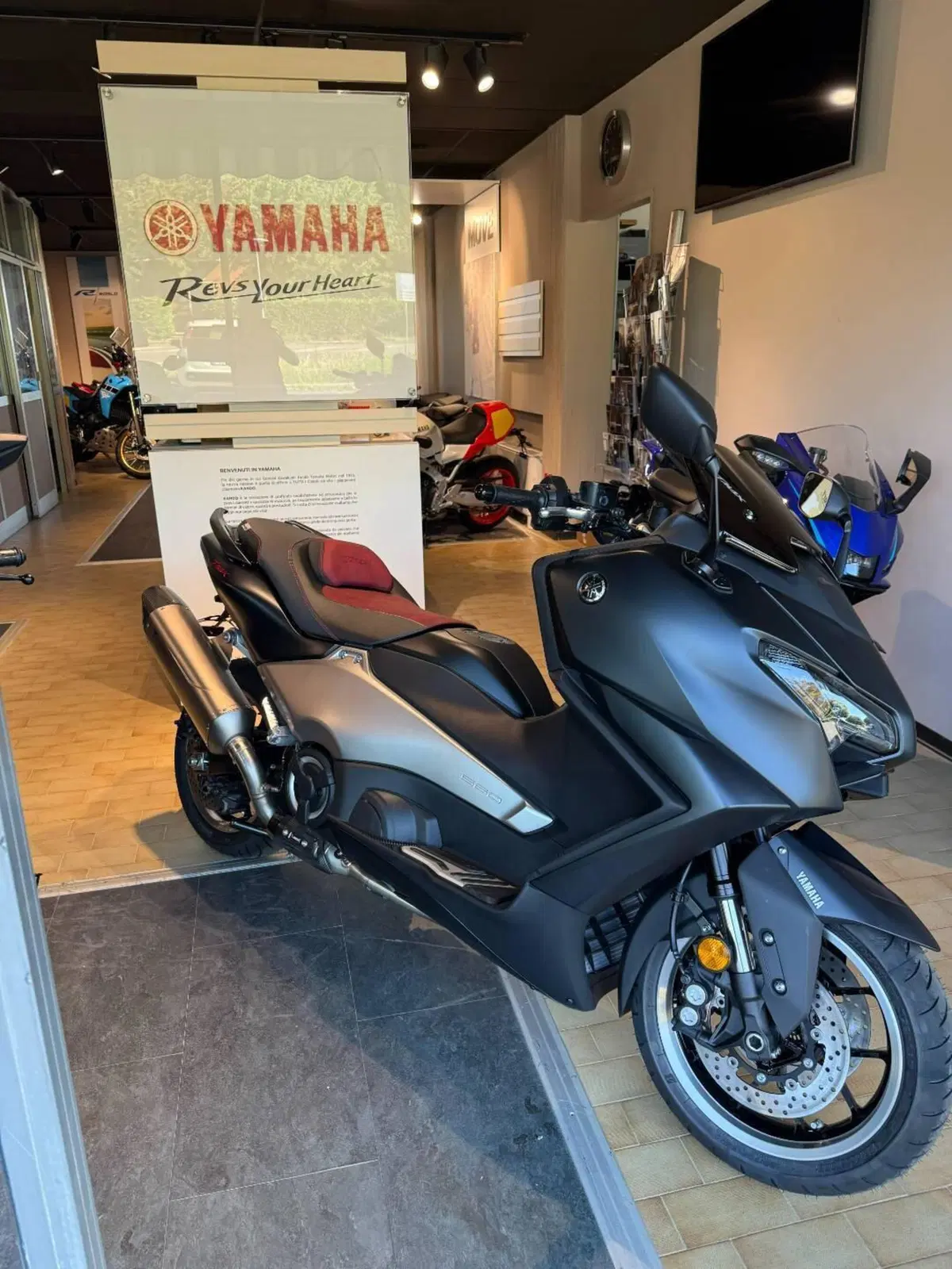 Yamaha T-Max 560 20° anniversario (2021)