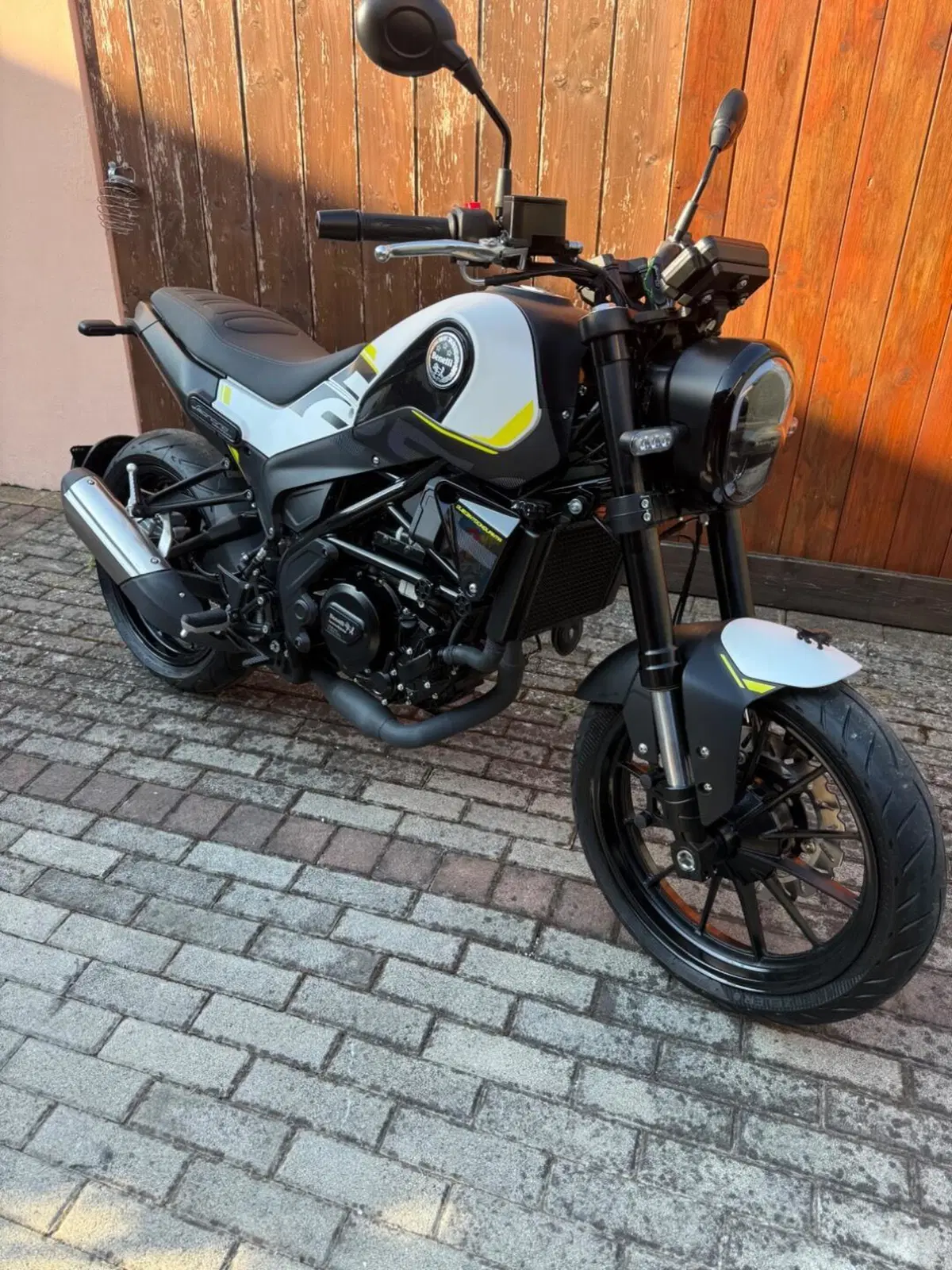 Benelli Leoncino 250 (2021 - 25) (2)