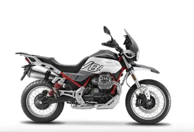 Una V85 TT del 2024: l'usato del giorno per chi vuole il fascino Guzzi senza pagarlo come nuovo