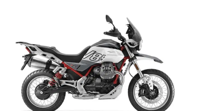 Una V85 TT del 2024: l'usato del giorno per chi vuole il fascino Guzzi senza pagarlo come nuovo