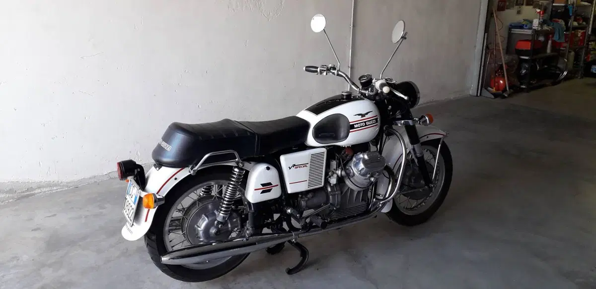 Moto Guzzi v7 special