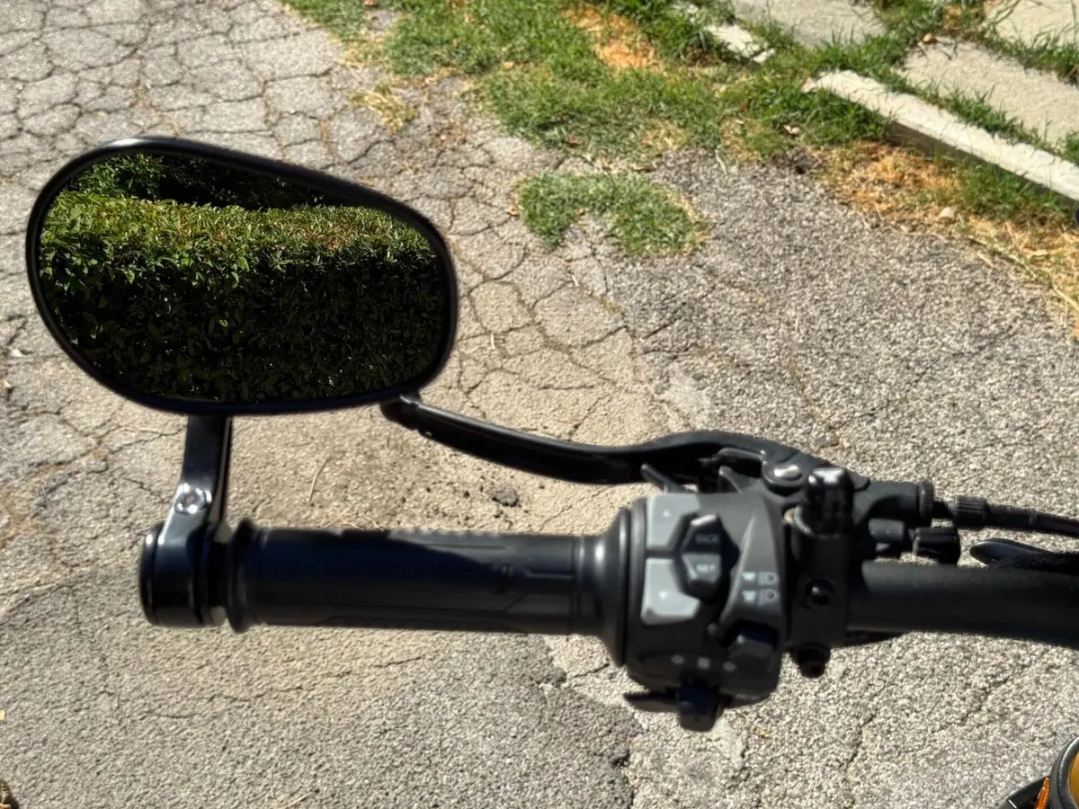 Moto Morini SEIEMMEZZO SCR (2022 - 26) (7)