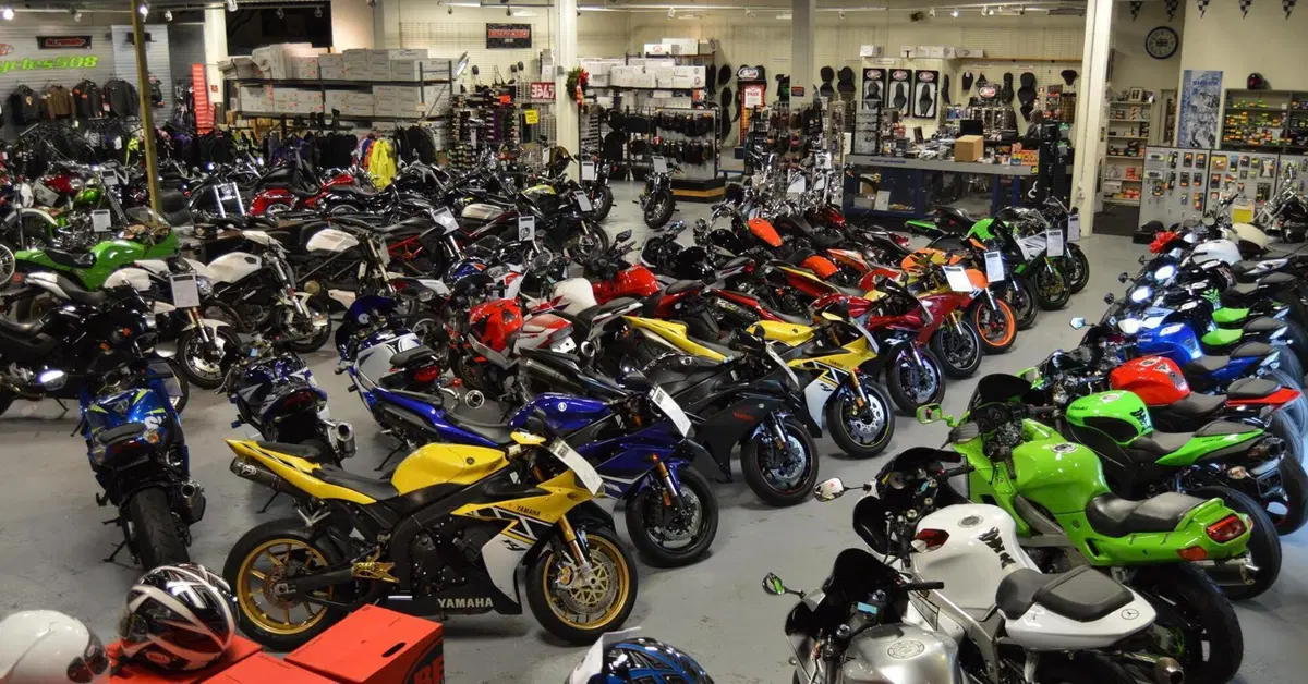 Mercato motociclistico italiano: il primo semestre 2026 consolida il trend positivo