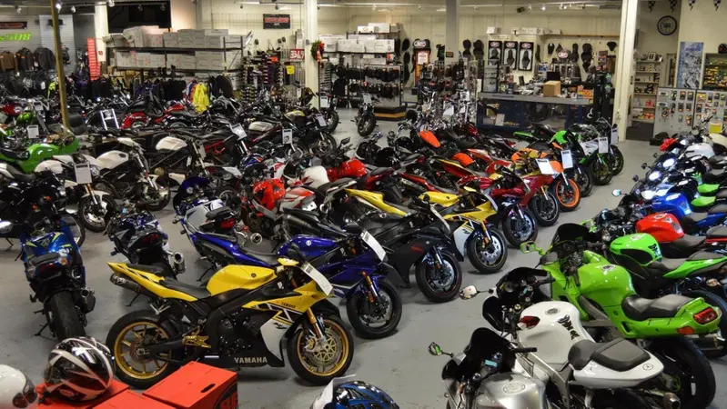 Mercato motociclistico italiano: il primo semestre 2026 consolida il trend positivo