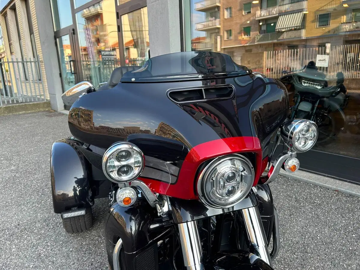 Harley-Davidson 114 Tri Glide Ultra (2019 - 20) - FLHTCUTG (4)