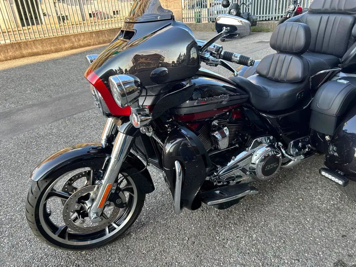 Harley-Davidson 114 Tri Glide Ultra (2019 - 20) - FLHTCUTG (5)