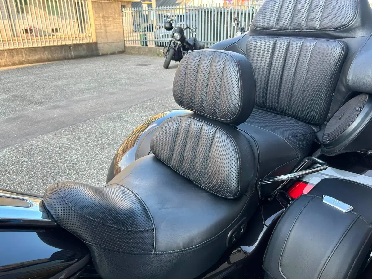 Harley-Davidson 114 Tri Glide Ultra (2019 - 20) - FLHTCUTG (7)