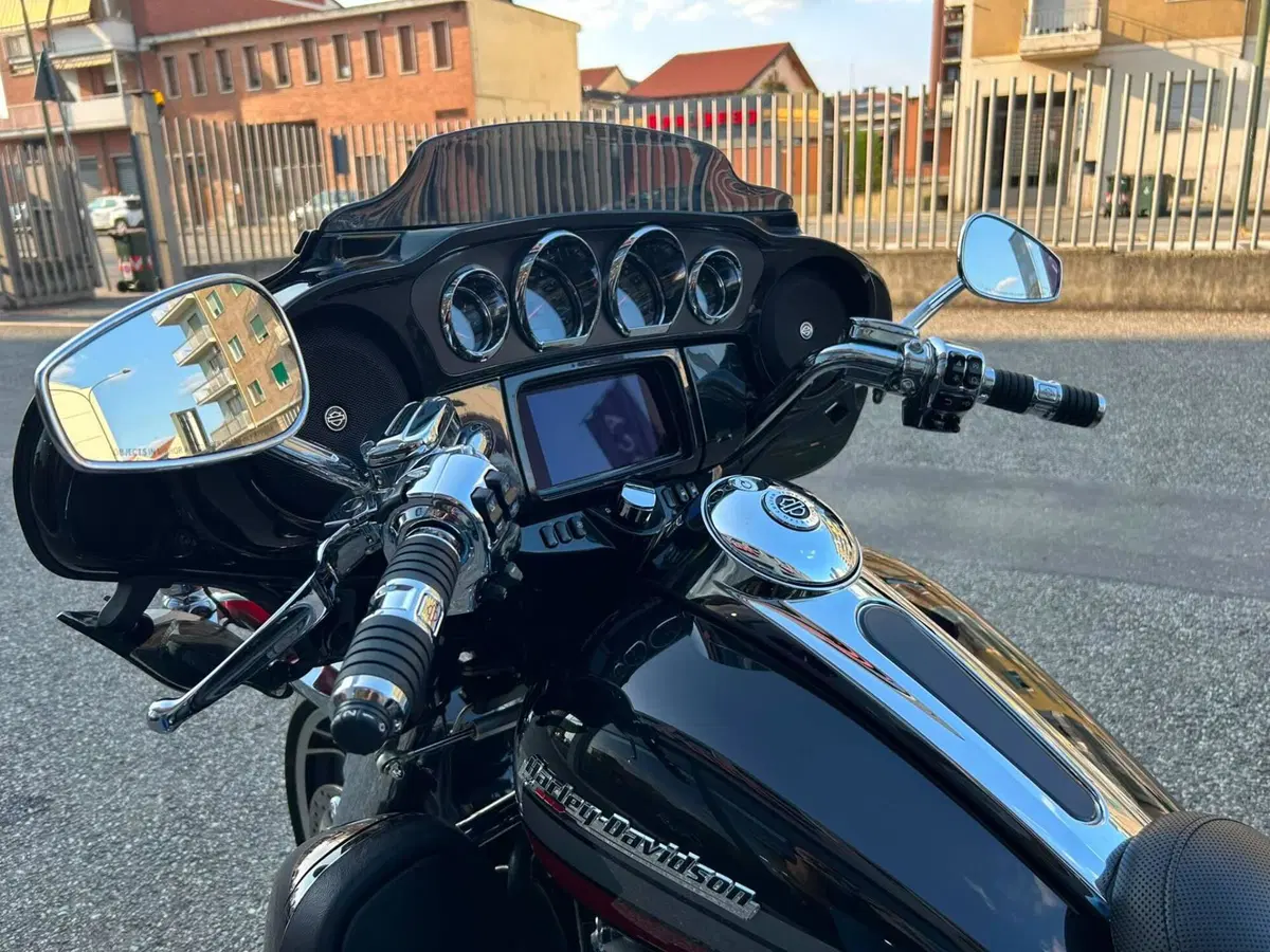 Harley-Davidson 114 Tri Glide Ultra (2019 - 20) - FLHTCUTG (8)