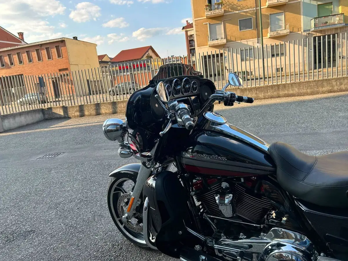 Harley-Davidson 114 Tri Glide Ultra (2019 - 20) - FLHTCUTG (9)