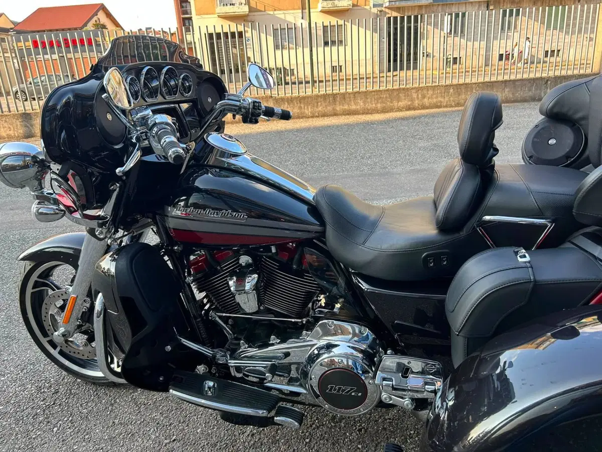 Harley-Davidson 114 Tri Glide Ultra (2019 - 20) - FLHTCUTG (10)