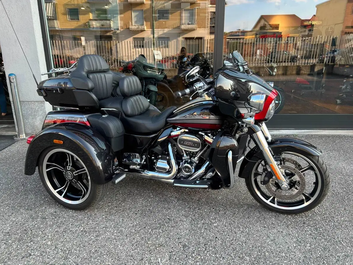 Harley-Davidson 114 Tri Glide Ultra (2019 - 20) - FLHTCUTG (16)