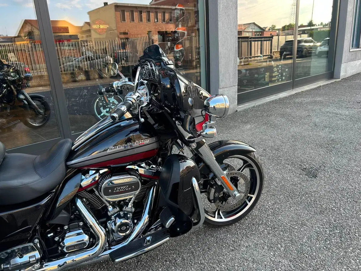 Harley-Davidson 114 Tri Glide Ultra (2019 - 20) - FLHTCUTG (17)