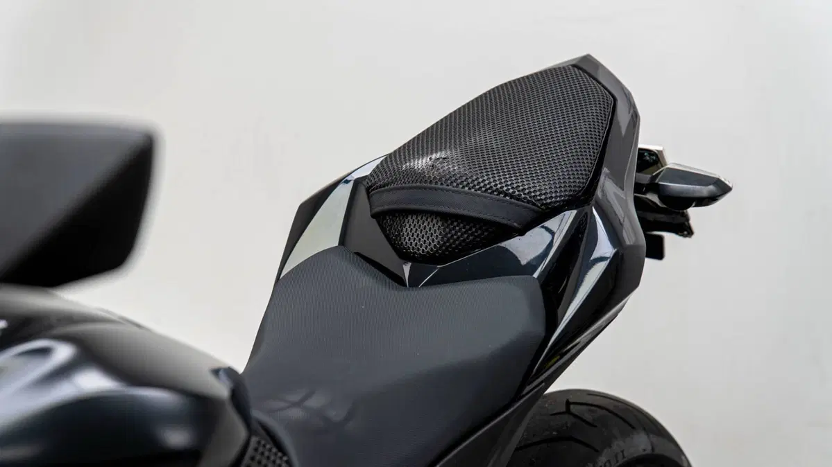 Kawasaki Z 800 e ABS (2012 - 16) (12)