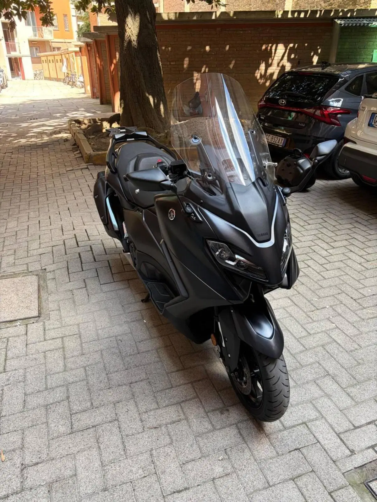 Yamaha T-Max 560 (2022 - 24) (5)